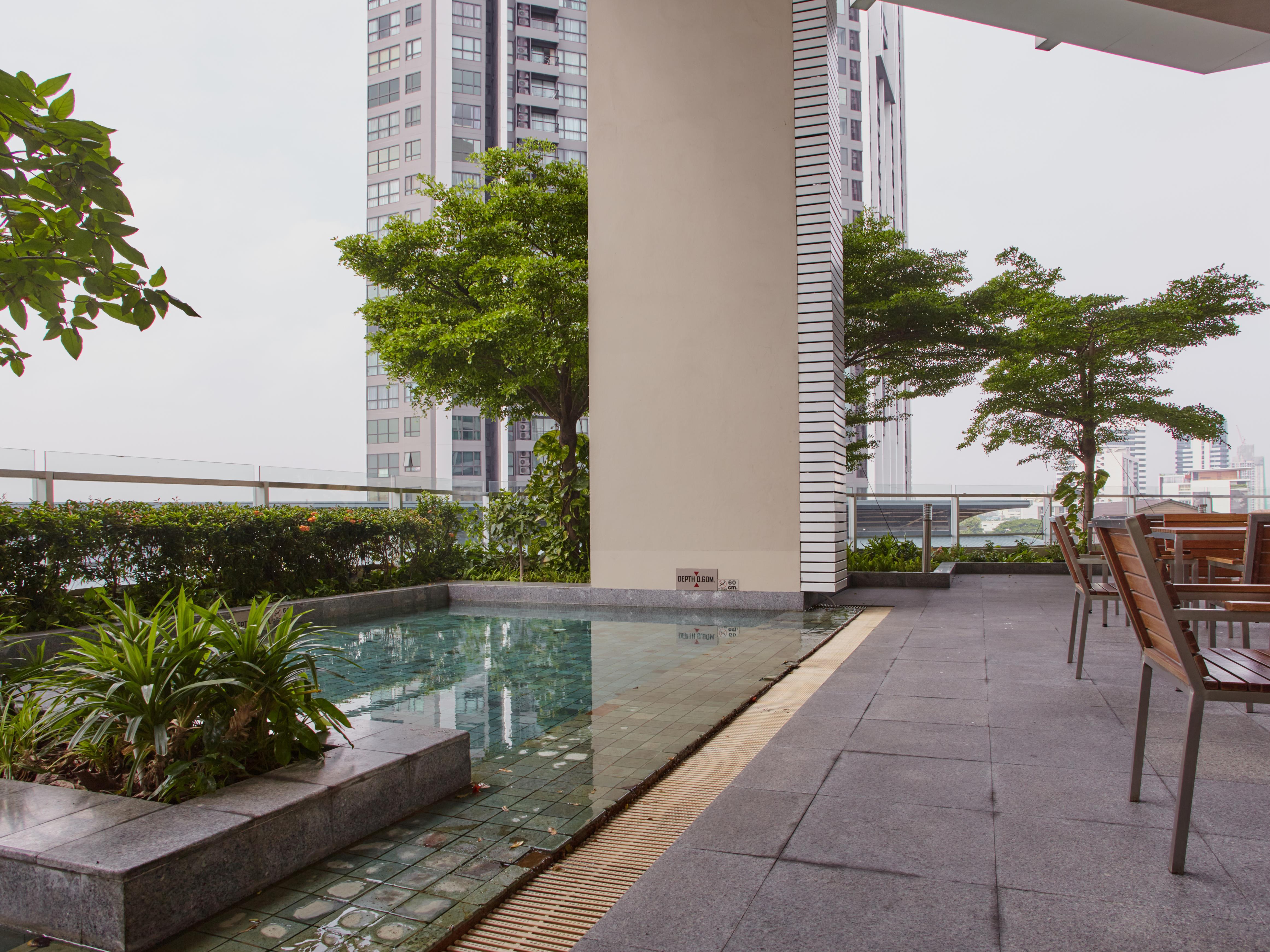 Jasmine Resort Bangkok Exterior photo Sky Pool